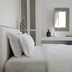 Seven * Glinado Naxos