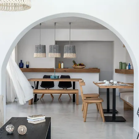 Seven * Glinado Naxos