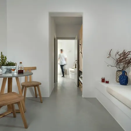 Seven * Glinado Naxos